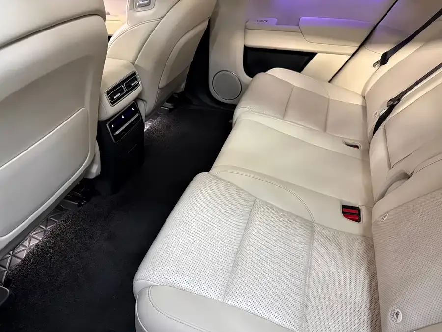 Li Xiang L7 Ideal L7 2023 Pro 2024 — миниатюра 2