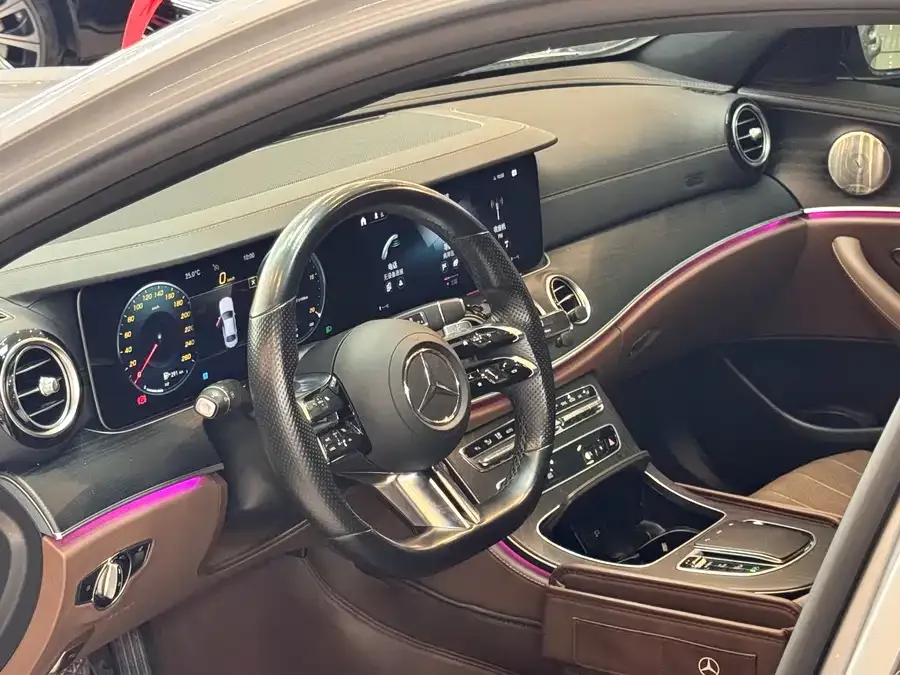 Mercedes-Benz E-Class Mercedes-Benz E-Class (Imported) 2022 E 300 Fashion Sports Edition 2022 — миниатюра 3