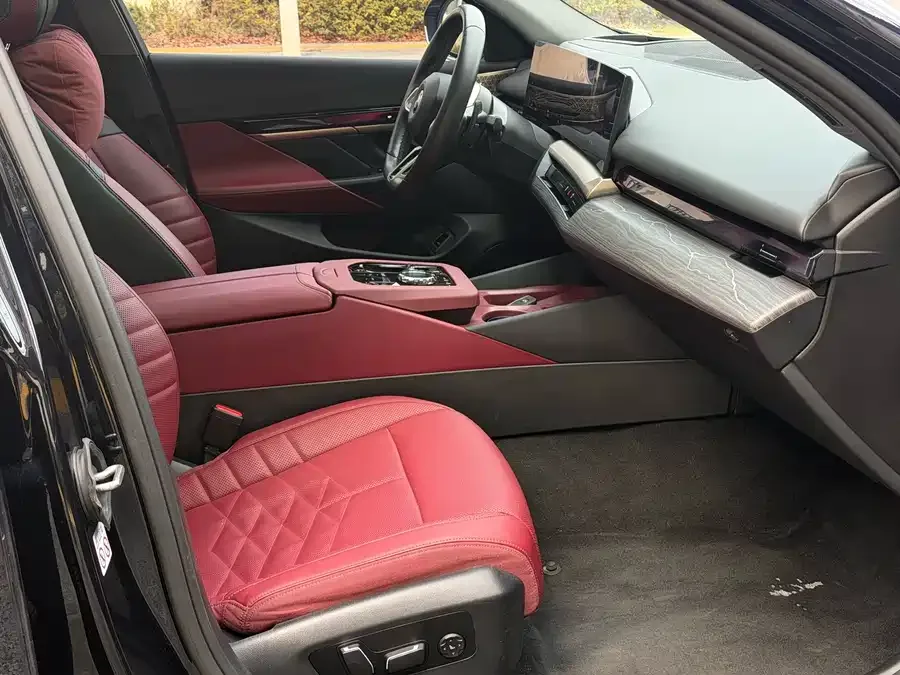 BMW 5 Series BMW 5 Series 2024 530Li Exclusive M Sports Package 2024 — миниатюра 3