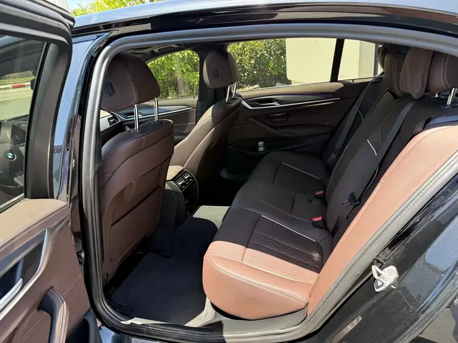 BMW 5 Series BMW 5 Series 2023 530Li Leading Luxury Package 2024 — миниатюра 4