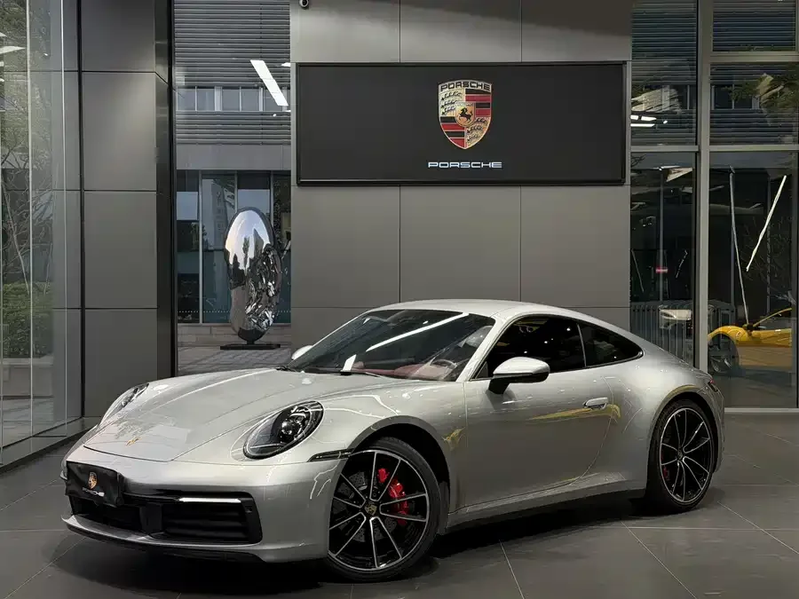 Porsche 911 2023