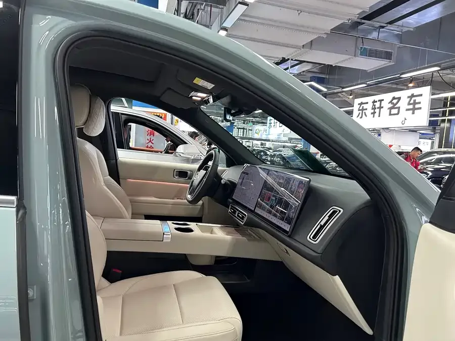 Li Xiang L6 Ideal L6 2025 Pro Smart Renewal Edition 2025 — миниатюра 5