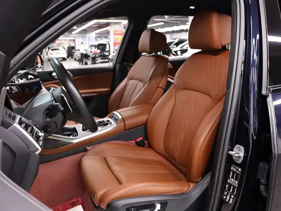 BMW X7 2023 xDrive40i Exclusive M Sport Package 2024 — миниатюра 3