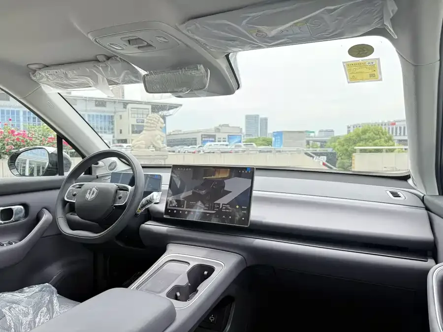 Leapmotor C10 Leapmotor C10 2026 210 Enjoyable Edition 2026 — миниатюра 2