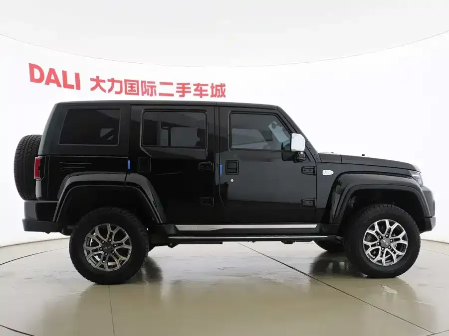 BAIC BJ40 Beijing Off-road BJ40 2023 2.0T Automatic 4WD City Hunter Edition Knight Edition 2023 — миниатюра 4