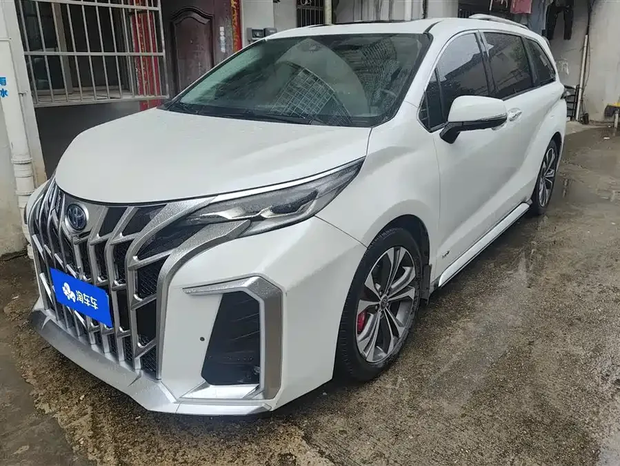 Toyota Granvia 2023
