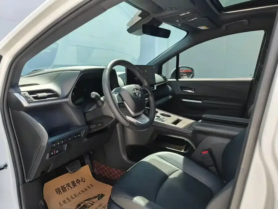 Toyota Granvia Grevia 2024 2.5L Hybrid Premium PLUS Edition 2024 — миниатюра 4