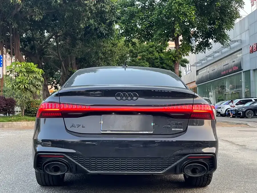 Audi A7L 2024 45 TFSI quattro S-line Black Warrior Edition 2023 — миниатюра 5