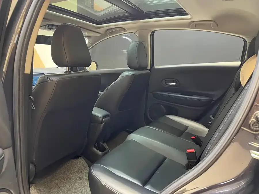 Honda VEZEL 2022 VIZI 1.5L CVT Phantom Night Pioneer Edition 2022 — миниатюра 3