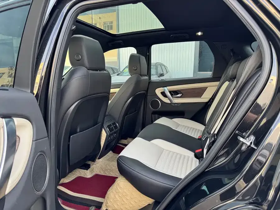 Land Rover Pre-owned Discovery Sports Discovery Sport 2022 facelift 249PS R-Dynamic SE Performance Technology Edition 5-seater 2022 — миниатюра 2