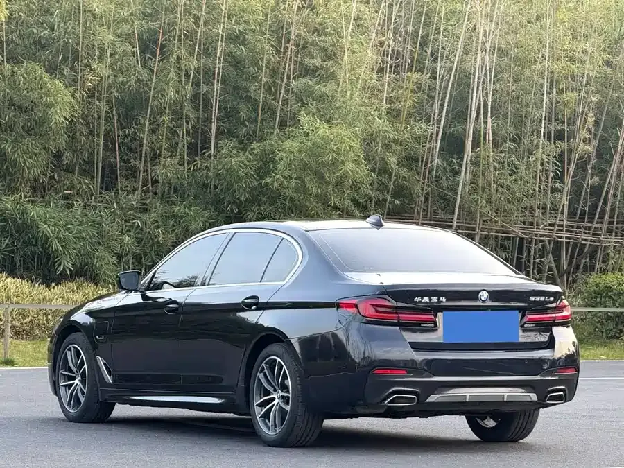 BMW 5 Series New Energy 2022 535Le M Sports Package 2023 — миниатюра 2