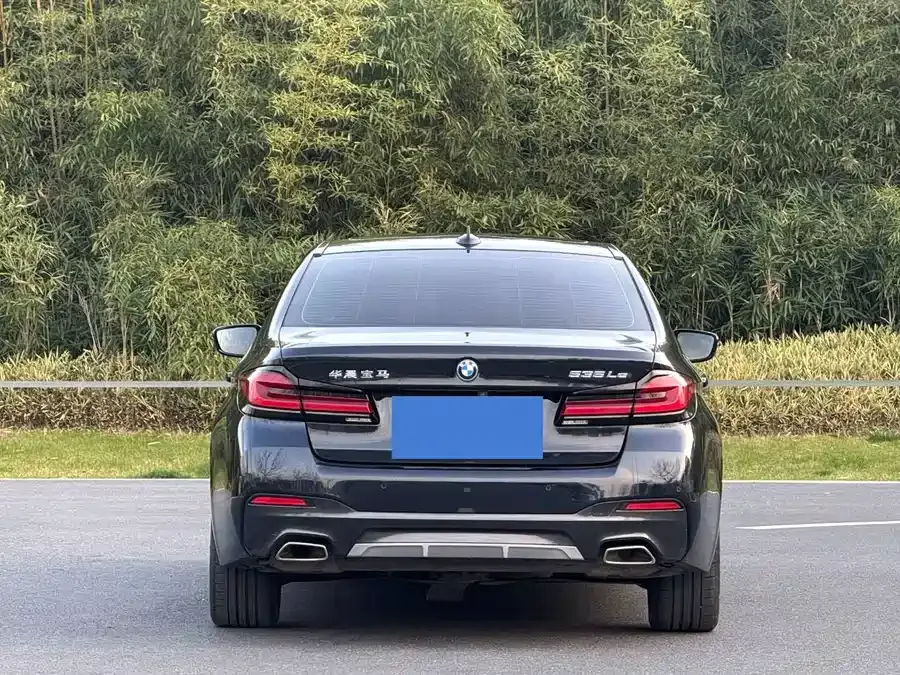 BMW 5 Series New Energy 2022 535Le M Sports Package 2023 — миниатюра 4