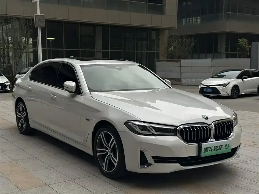 BMW 5 Series New Energy 2022 Model 535Le Luxury Package 2022 — миниатюра 2
