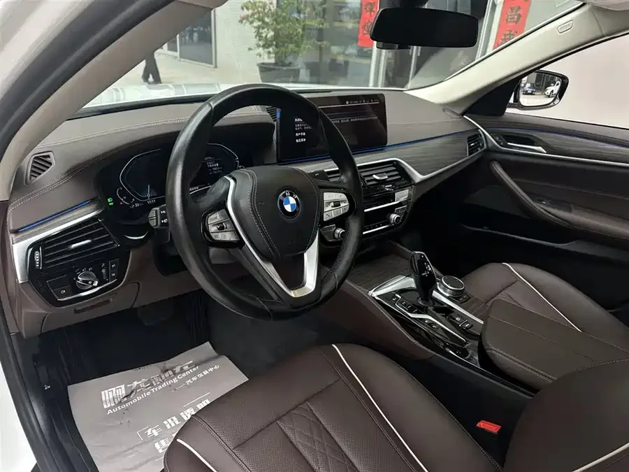 BMW 5 Series New Energy 2022 Model 535Le Luxury Package 2022 — миниатюра 3