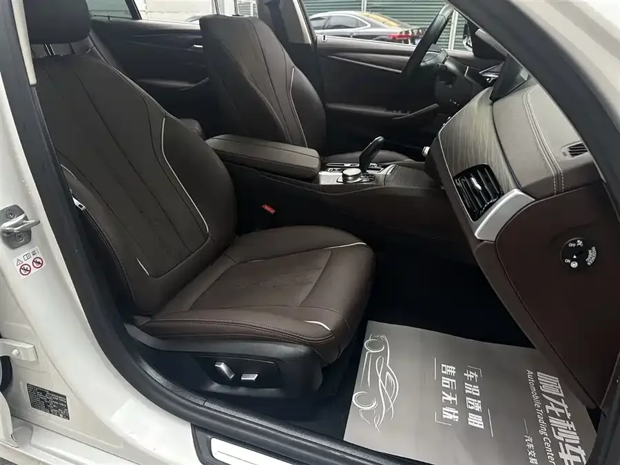 BMW 5 Series New Energy 2022 Model 535Le Luxury Package 2022 — миниатюра 4
