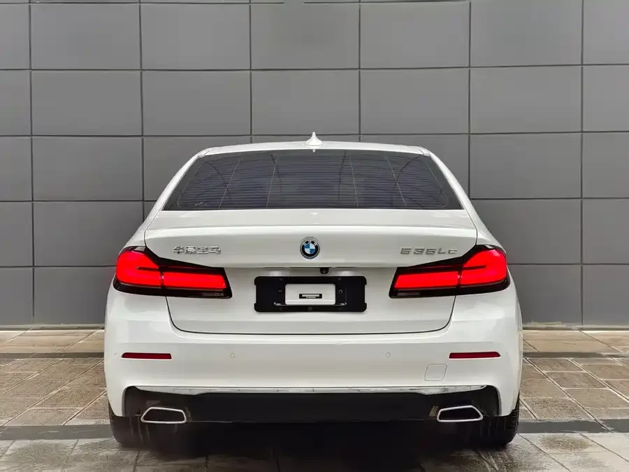 BMW 5 Series New Energy 2022 535Le Luxury Package 2022 — миниатюра 4