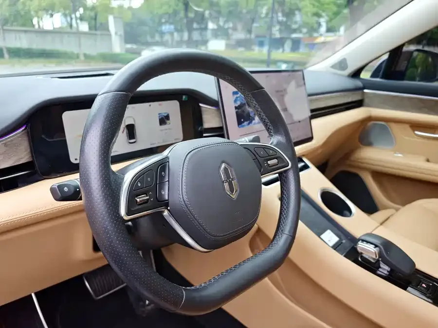 AITO M5 M5 2022 Extended Range 4WD Ultimate Edition 2022 — миниатюра 4