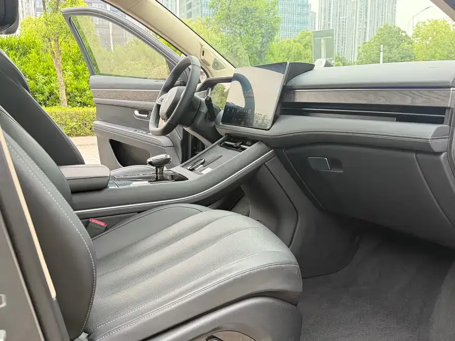 AITO M7 QM7 2022 1.5T 4WD Luxury Edition 2023 — миниатюра 3