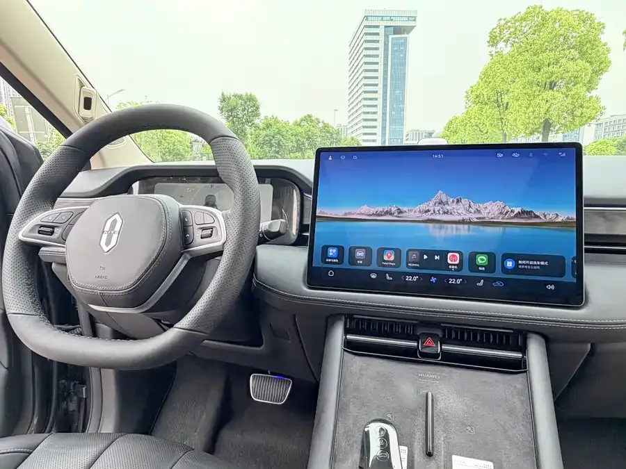 AITO M7 QM7 2022 1.5T 4WD Luxury Edition 2023 — миниатюра 4
