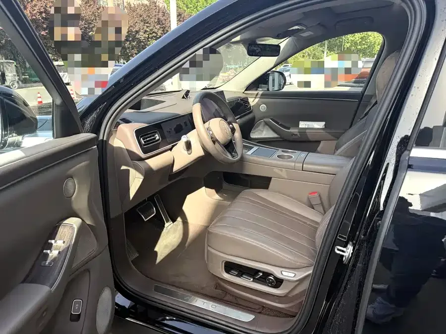 AITO M7 Wenjie M7 2026 Extended Range Ultra 4WD 5-Seater (192-line LiDAR) 2025 — миниатюра 4