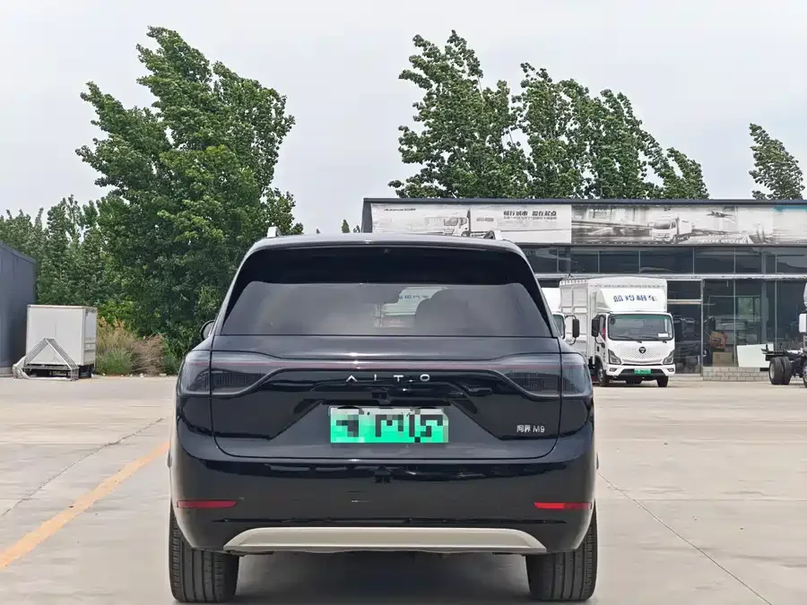 AITO M9 M9 2024 Extended Range Ultra Edition 52kWh 6-seater Edition 2024 — миниатюра 4