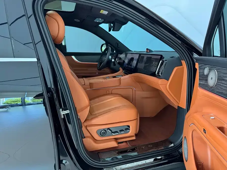 AITO M9 M9 2024 Extended Range Ultra Edition 42kWh 6-seater Edition 2024 — миниатюра 3