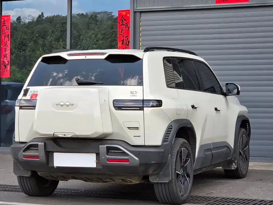 BYD Leopard Titanium 3 Titanium 3 2025 501KM 4WD Max Edition 2025 — миниатюра 3