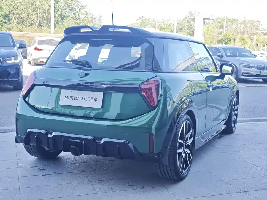 MINI JCW MINI JCW 2025 JOHN COOPER WORKS 2025 — миниатюра 3