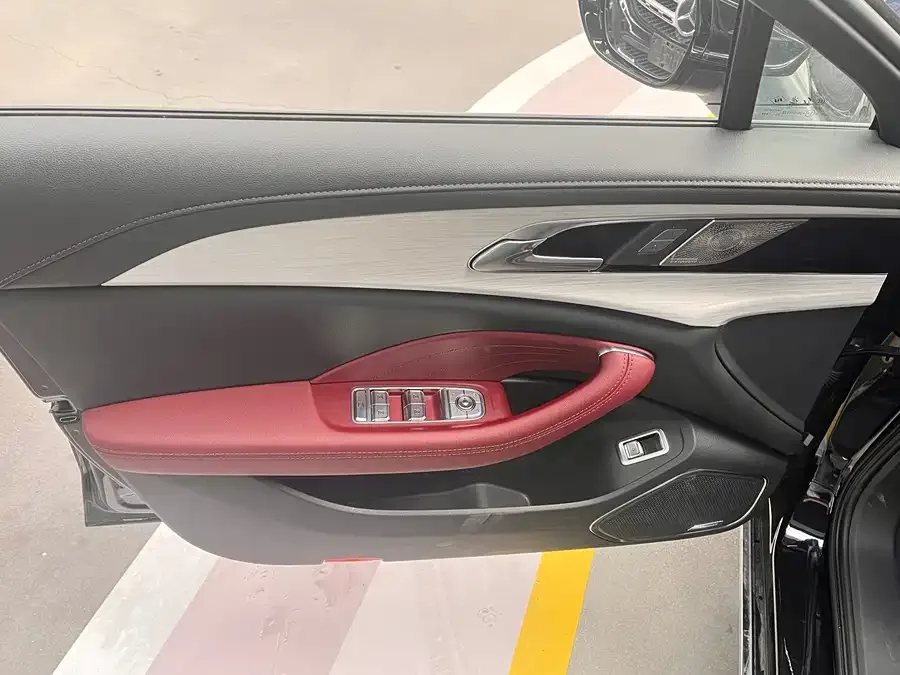 Hongqi H5 Hongqi H5 2025 2.0T Automatic Flagship Edition 2025 — миниатюра 2
