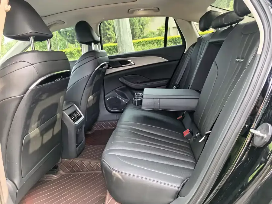 Hongqi H5 Hongqi H5 2023 2.0T Automatic Intelligent Connected Flag Edition 2024 — миниатюра 4