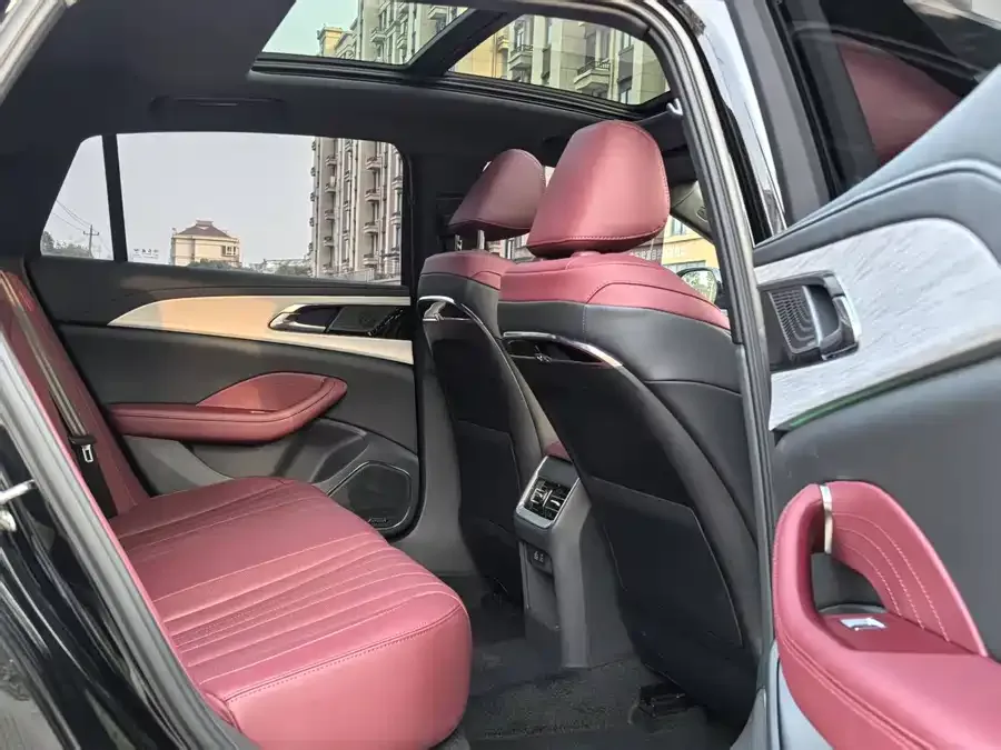 Hongqi H5 Hongqi H5 2025 2.0T Automatic Shadow 2 Millionth Commemorative Edition 2024 — миниатюра 3