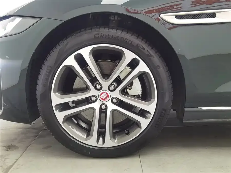 Jaguar XEL 2023 2.0T 250PS R-DYNAMIC S aggressive sports version 2023 — миниатюра 5