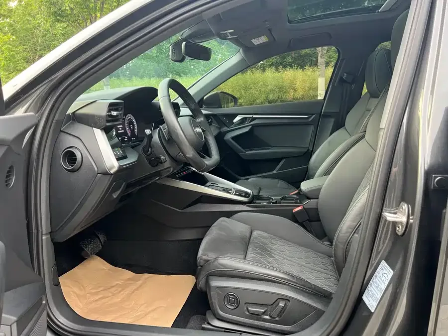 Audi A3 2021 A3L Limousine 35 TFSI Luxury Sports Edition 2022 — миниатюра 3