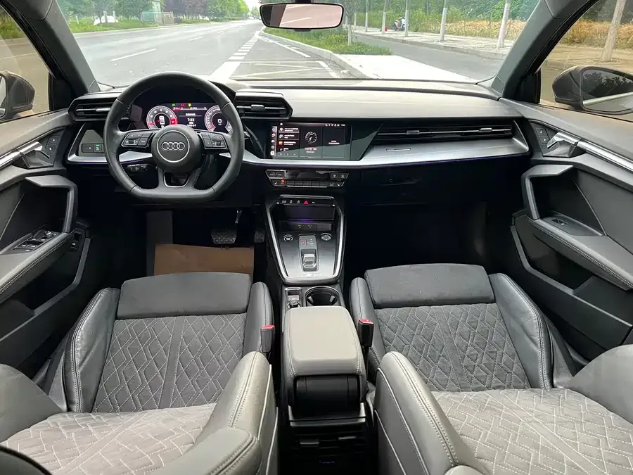 Audi A3 2021 A3L Limousine 35 TFSI Luxury Sports Edition 2022 — миниатюра 4
