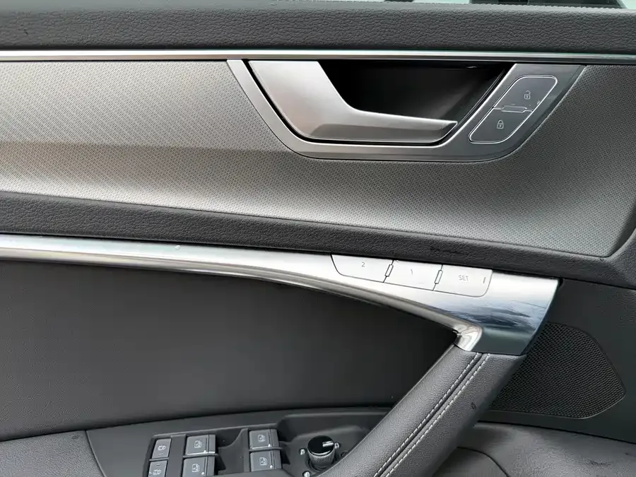 Audi A6 2024 allroad quattro 55 TFSI exclusive off-road model 2024 — миниатюра 3