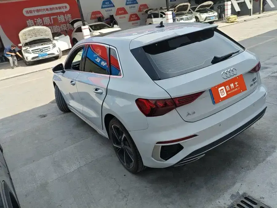 Audi A3 2022 Sportback 35 TFSI stylish and sporty 2022 — миниатюра 4