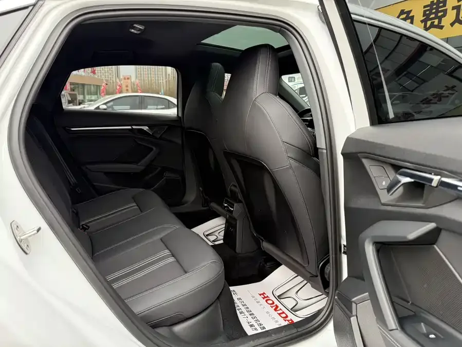 Audi A3 2022 A3L Limousine 35 TFSI Fashion Sports 2023 — миниатюра 3