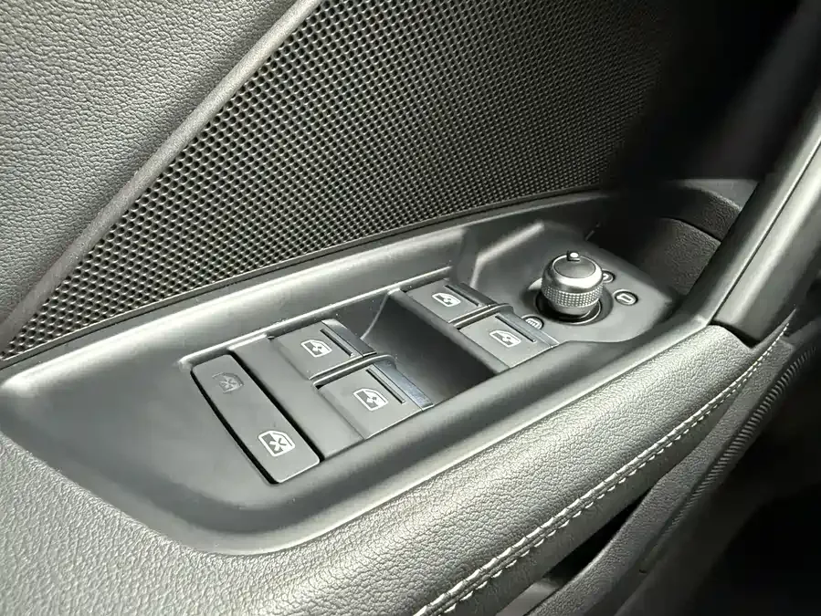 Audi A3 2022 A3L Limousine 35 TFSI Fashion Sports 2023 — миниатюра 4