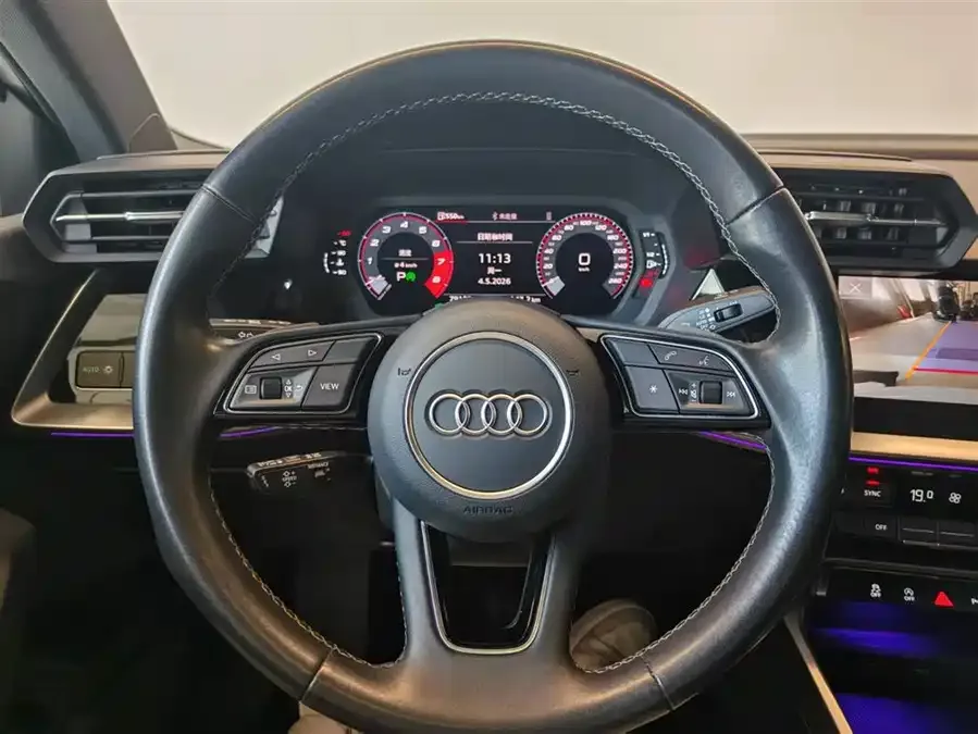 Audi A3 2024 A3L Limousine 35 TFSI Fashion Sports 2024 — миниатюра 2