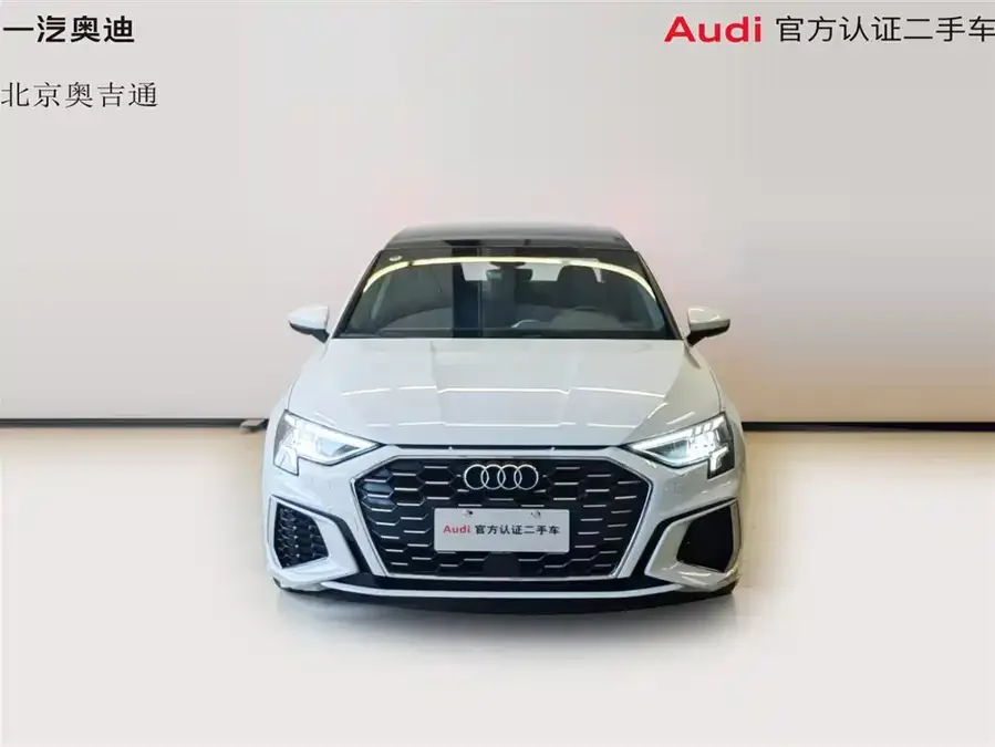 Audi A3 2024 A3L Limousine 35 TFSI Fashion Sports 2024 — миниатюра 3