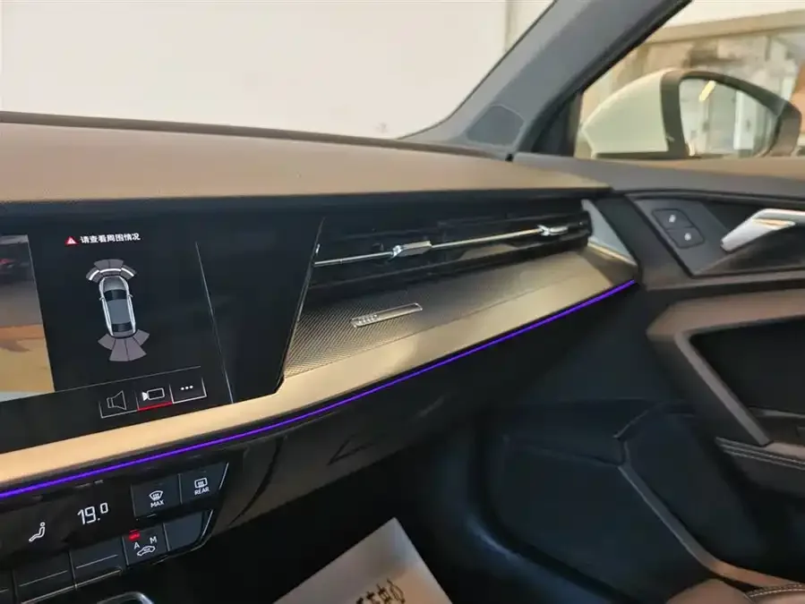 Audi A3 2024 A3L Limousine 35 TFSI Fashion Sports 2024 — миниатюра 4