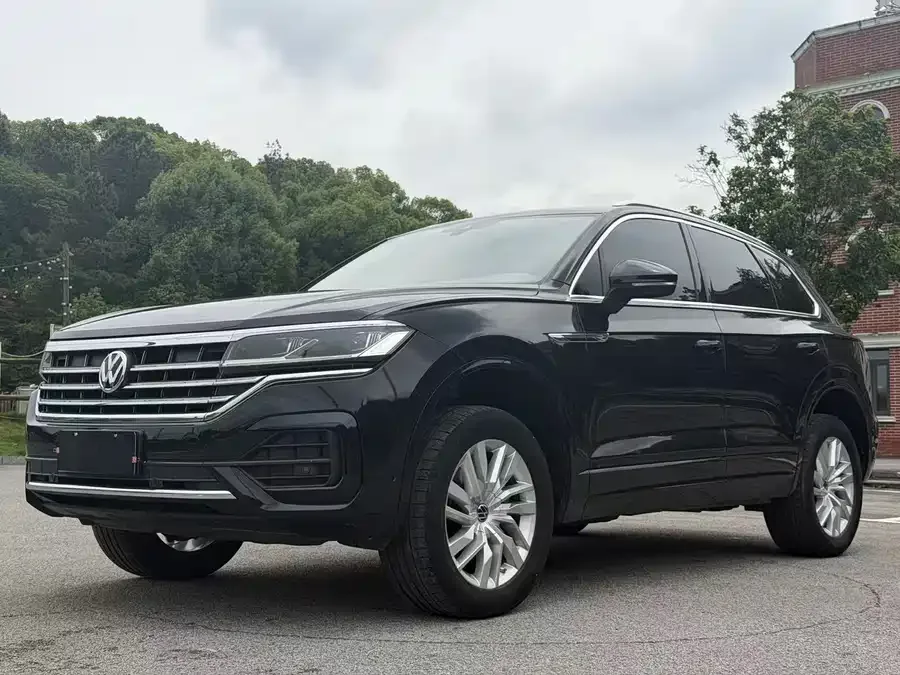 Volkswagen Touareg Touareg 2021 2.0TSI Ruishang Edition 2022 — фото 1, купить с доставкой в Москву