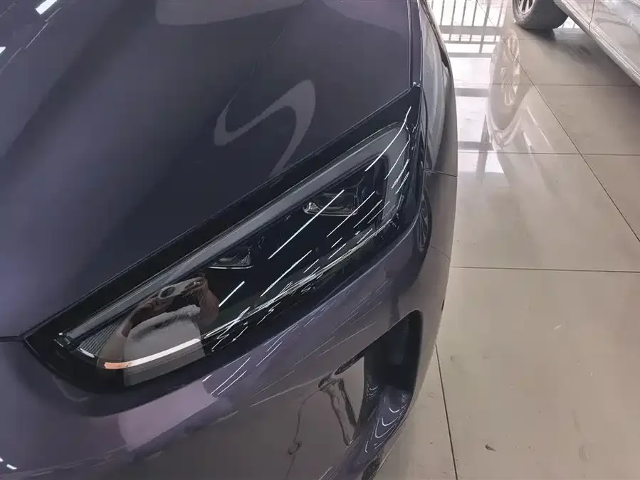 AITO M5 M5 2025 Extended Range Ultra 4WD Edition 2025 — миниатюра 2