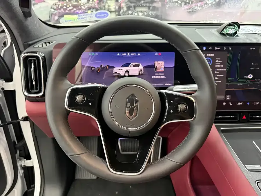 AITO M8 Wenjie M8 2025 Extended Range Max+ Version 53.4kWh 5-Seat Version (192-line LiDAR) 2025 — миниатюра 4
