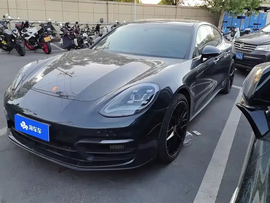 Porsche Panamera 2023