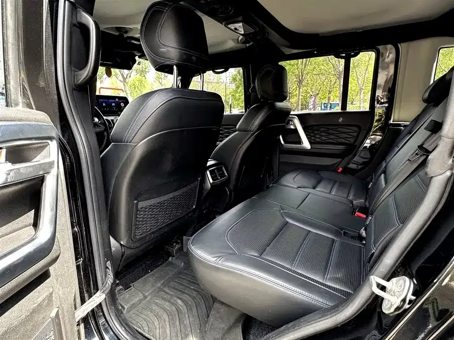 BAIC BJ40 Beijing Off-road BJ40 2023 2.0T Automatic 2WD City Hunter Edition Knight Edition 2023 — миниатюра 2