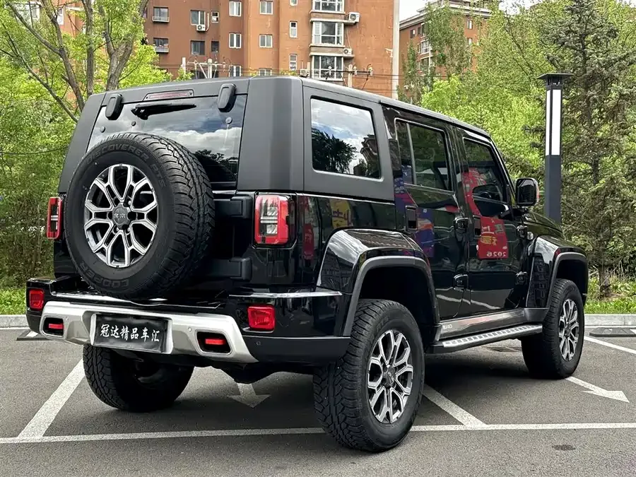 BAIC BJ40 Beijing Off-road BJ40 2023 2.0T Automatic 2WD City Hunter Edition Knight Edition 2023 — миниатюра 4
