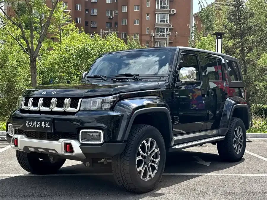 BAIC BJ40 Beijing Off-road BJ40 2023 2.0T Automatic 2WD City Hunter Edition Knight Edition 2023 — фото 1, купить с доставкой в Москву
