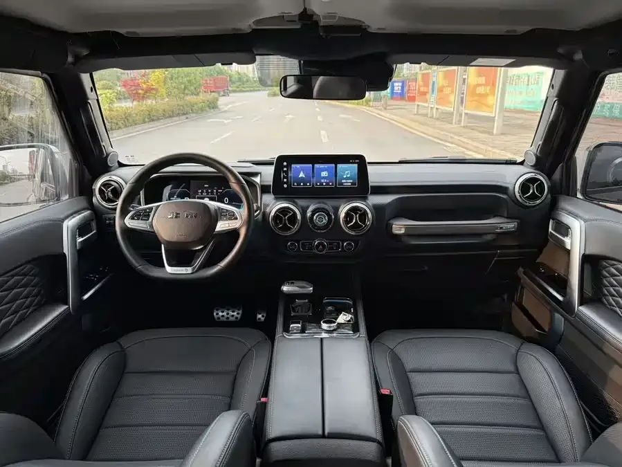 BAIC BJ40 Beijing Off-road BJ40 2023 2.0T Automatic 4WD City Hunter Edition Knight Edition 2022 — миниатюра 2