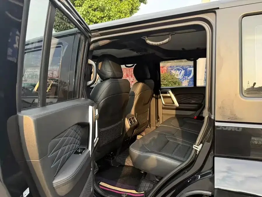 BAIC BJ40 Beijing Off-road BJ40 2023 2.0T Automatic 4WD City Hunter Edition Knight Edition 2022 — миниатюра 3